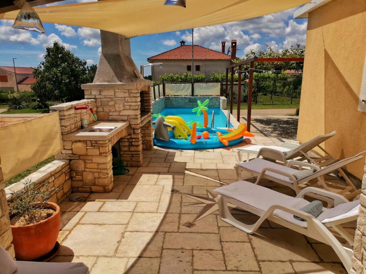 Luxury Apartment Alba With Pool Kanfanar Exterior foto